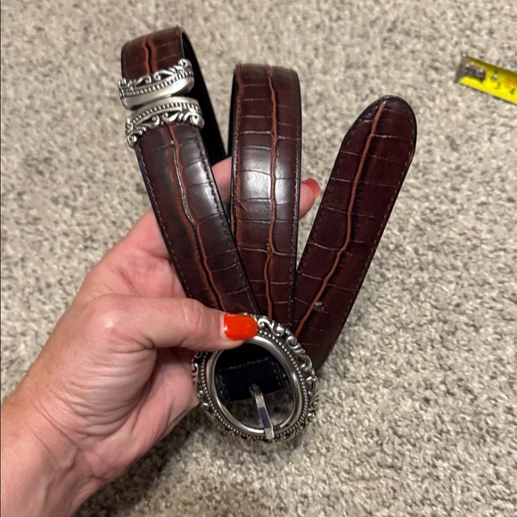 Stylish Black /Brown reversible Belt with Ornate Silver Buckle - Picture 2 of 10